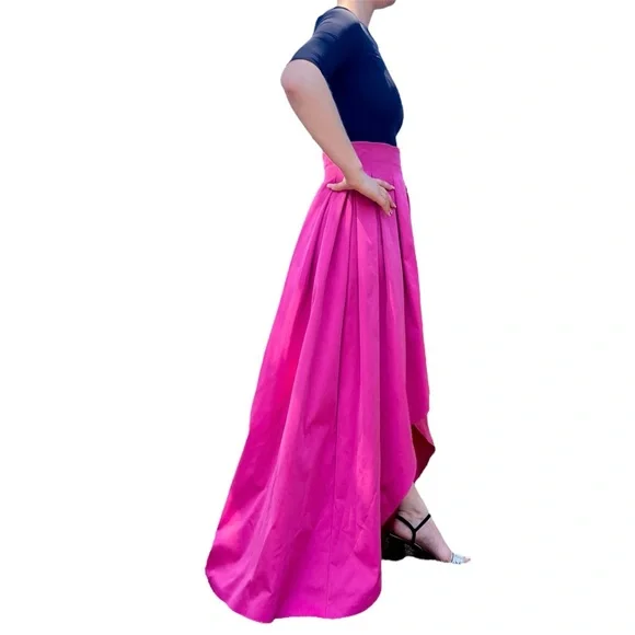 Gowns / Prom Dresses / Formal Dresses - Picture 4 of 11